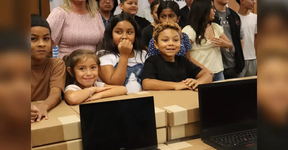 Fifty free laptops go to UCISD students in need