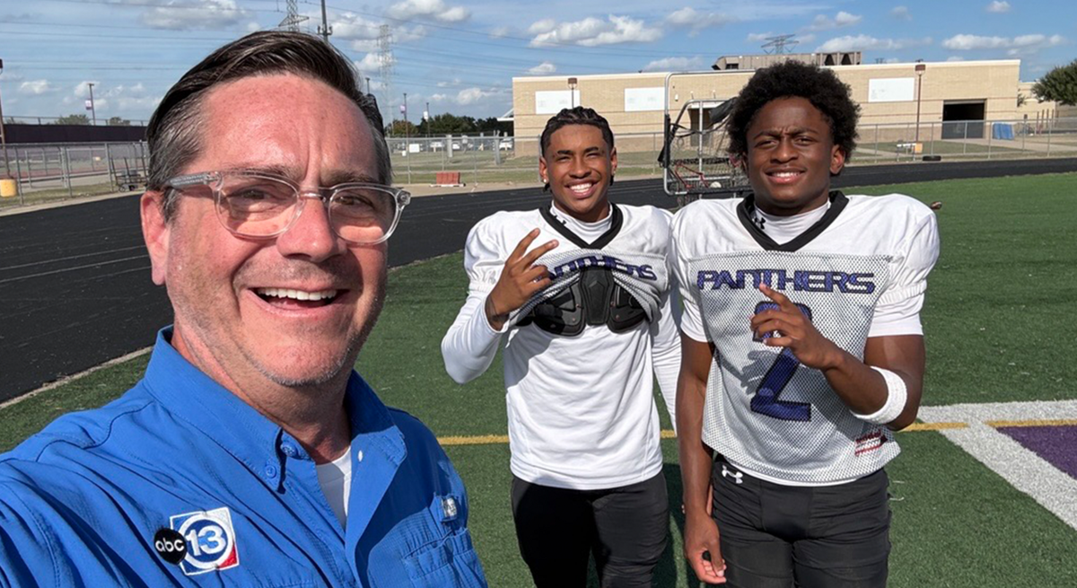 ABC13's Athlete of the Week: Ridge Point High School wide receiver duo shines among best in state