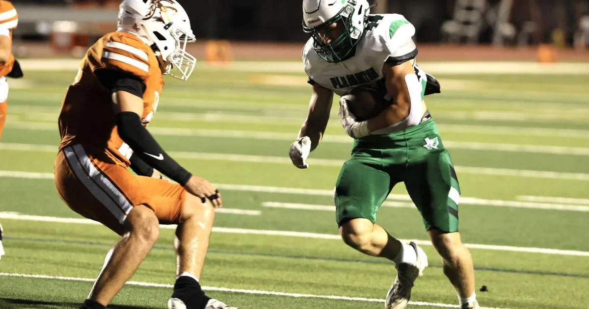 Eagles fall late to Beeville 26-14