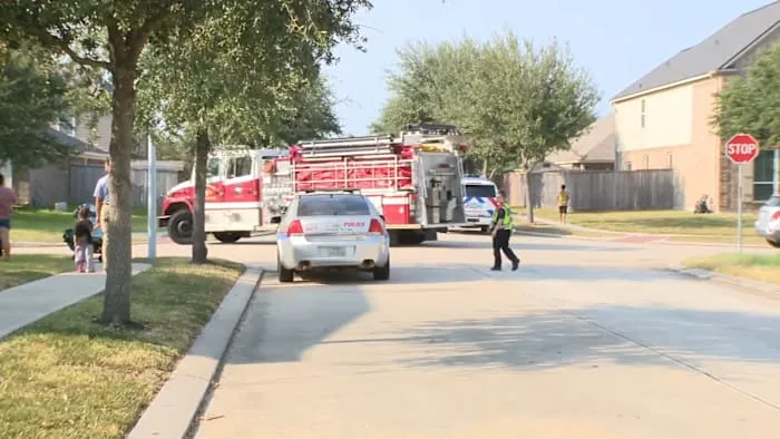 1 suspect in custody, 1 at large after fleeing crash involving Conroe ISD school bus, district says