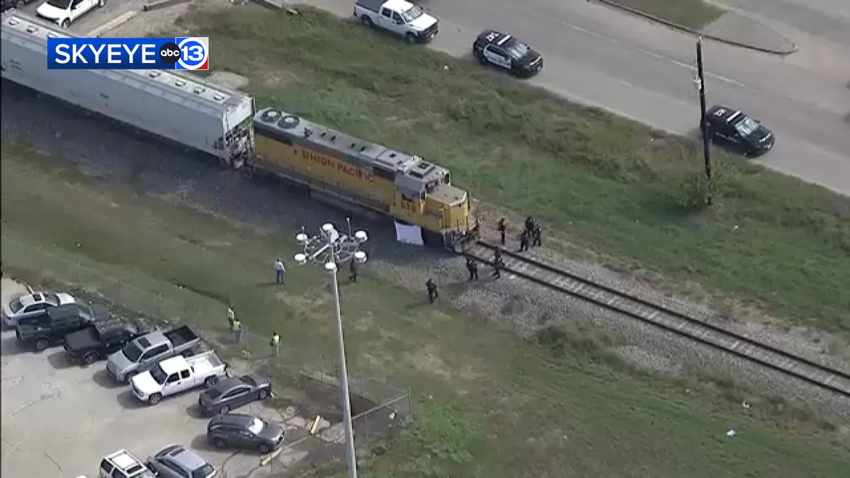 Man killed after getting hit by train in Houston's south side, police say
