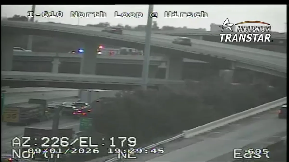 Crash on US 59 connector ramp to North Loop causing traffic backups, Houston TranStar reports