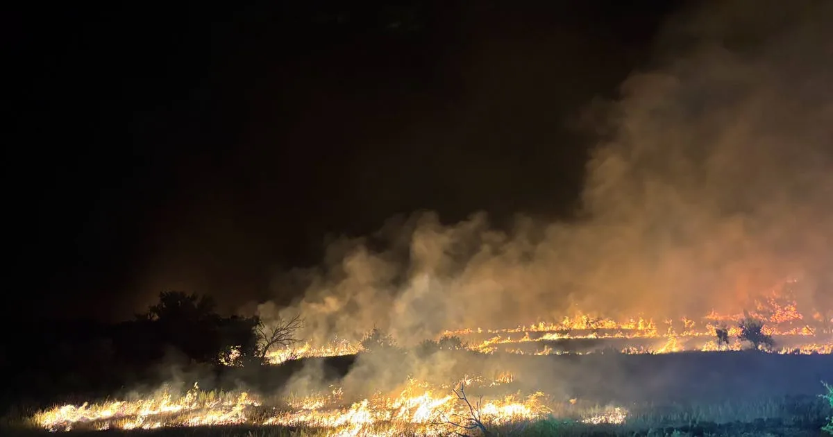 Texas firefighters battle 3,025-acre wildfire in Stephens County