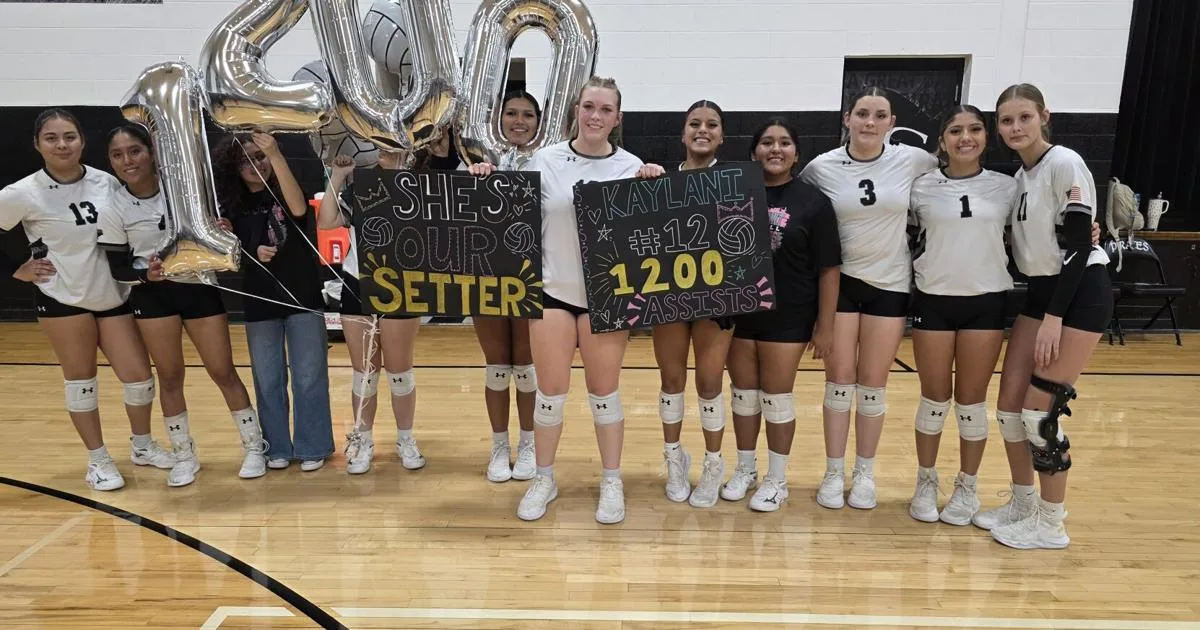 Lady Pirates rally past Utopia, sweep Sabinal