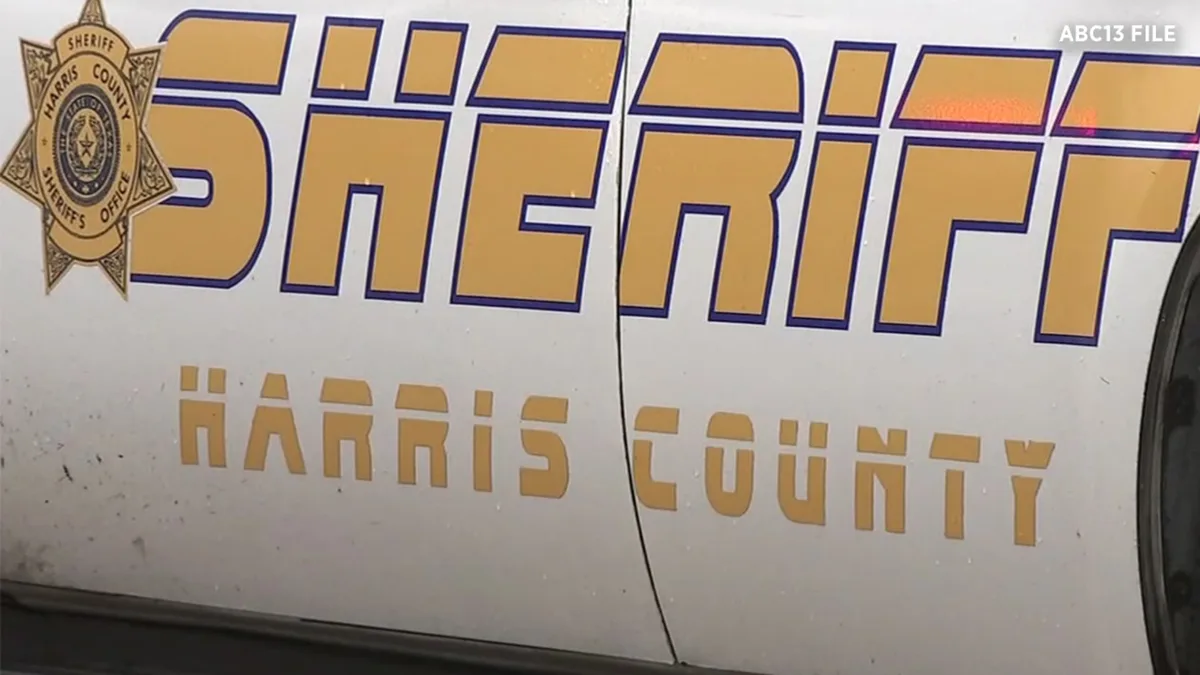 Man detained after calling 911 stating he stabbed his father in NW Harris County home, HCSO says