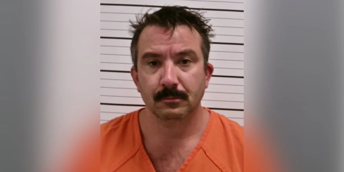 '8th graders are hot': Middle school assistant principal arrested on child pornography charge